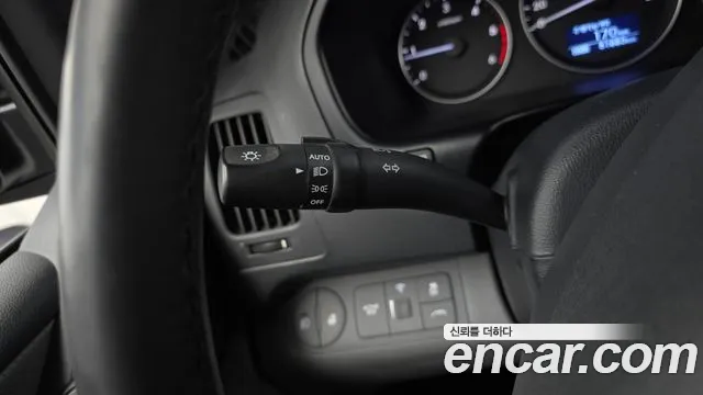 Hyundai Starex 2019 — фото 17