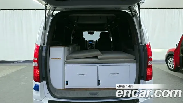 Hyundai Starex 2019 — фото 20