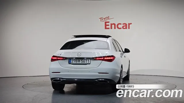 Mercedes-Benz C-Class 2023 — фото 3
