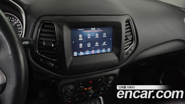 Jeep Compass 2018 — фото 14