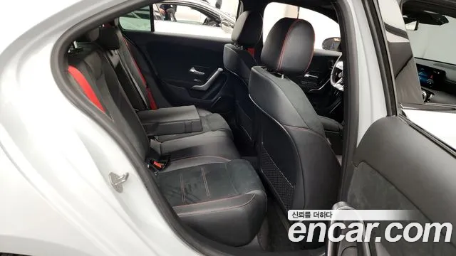 Mercedes-Benz A-Class 2022 — фото 12
