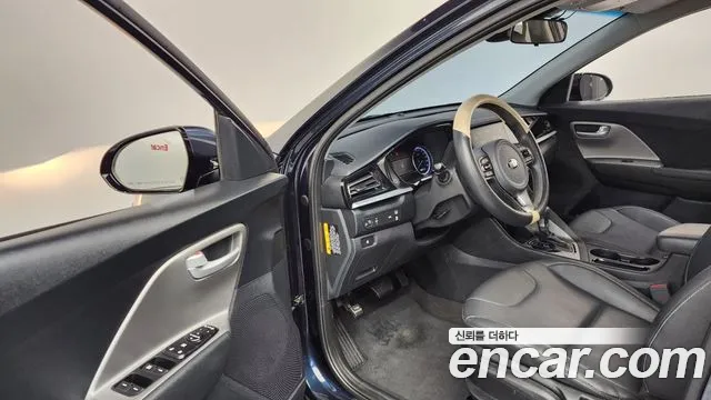 Kia Niro 2020 — фото 10