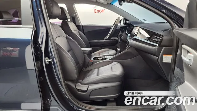 Kia Niro 2020 — фото 11