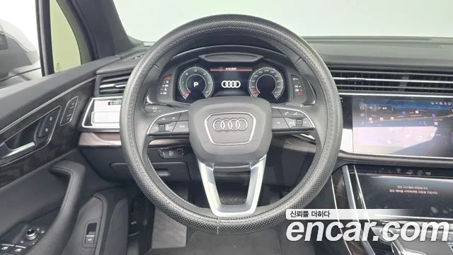 Audi Q7 2021 — фото 13