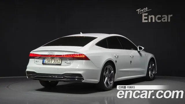 Audi A7 2022 — фото 2