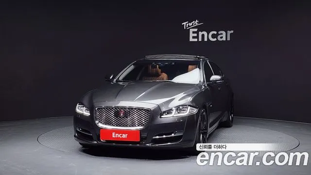 Jaguar XJ 2019 — фото 3