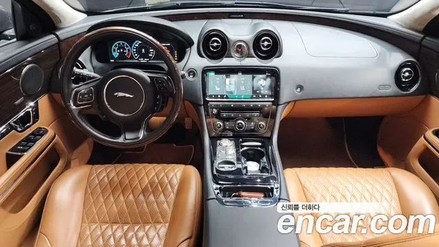 Jaguar XJ 2019 — фото 7