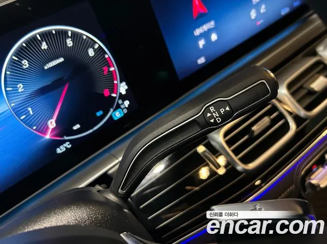 Mercedes-Benz GLS-Class 2025 — фото 9