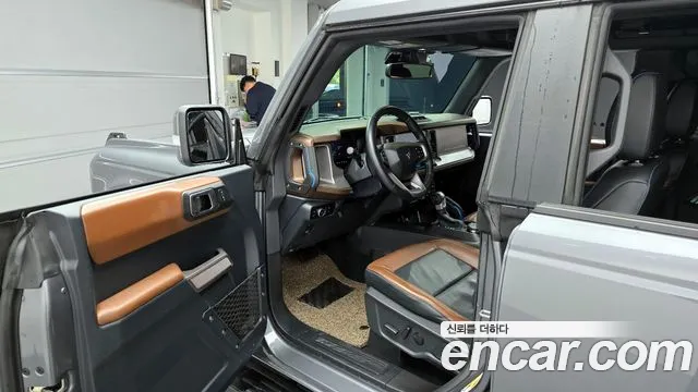 Ford Bronco 2023 — фото 10