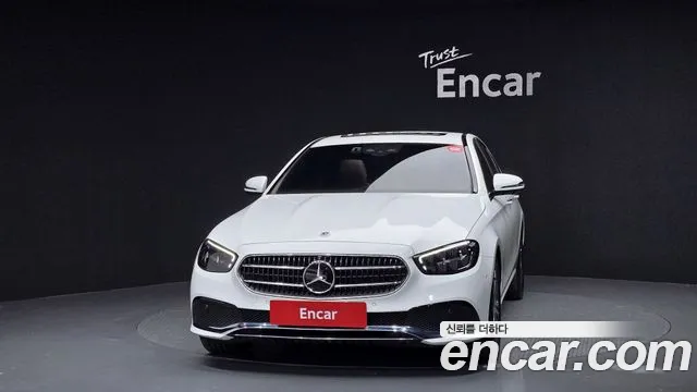 Mercedes-Benz E-Class 2023 — фото 3
