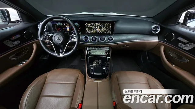 Mercedes-Benz E-Class 2023 — фото 7