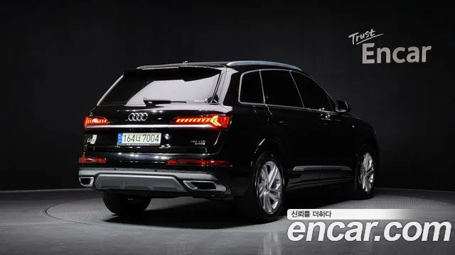 Audi Q7 2022 — фото 2