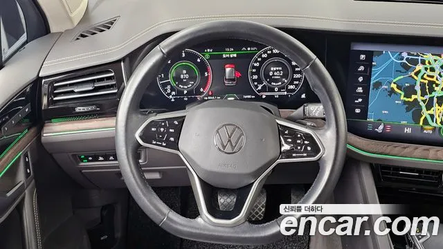 Volkswagen Touareg 2021 — фото 13