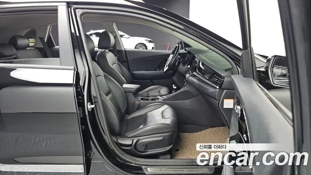 Kia Niro 2021 — фото 12