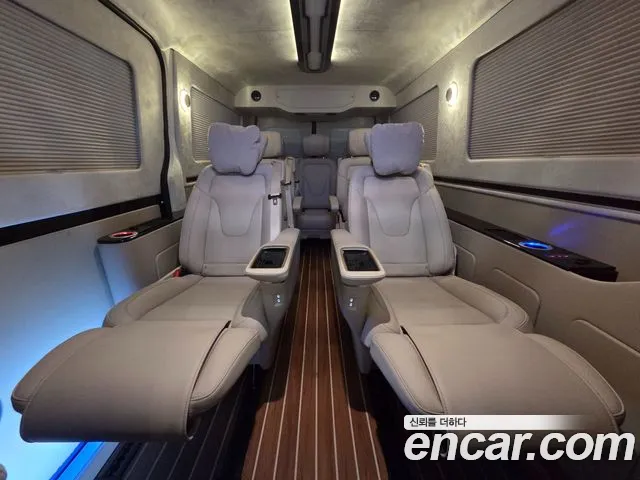Mercedes-Benz Sprinter 2023 — фото 10