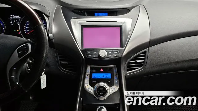 Hyundai AVANTE 2011 — фото 16
