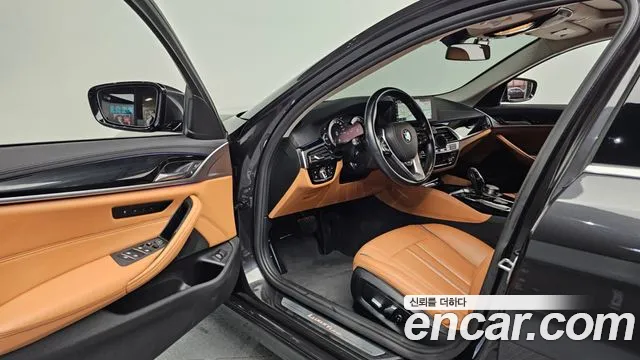 BMW 5-Series 2018 — фото 10