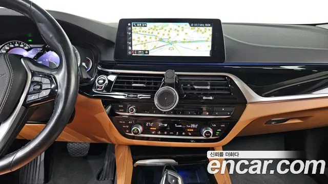 BMW 5-Series 2018 — фото 14