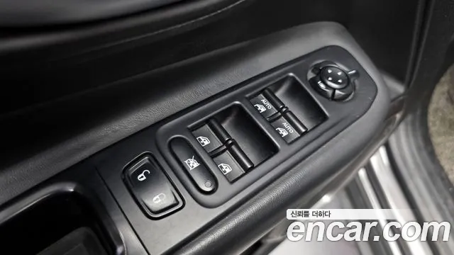 Jeep Renegade 2018 — фото 14