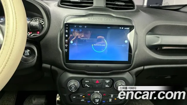 Jeep Renegade 2018 — фото 17