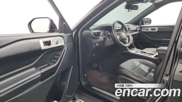 Ford Explorer 2020 — фото 10