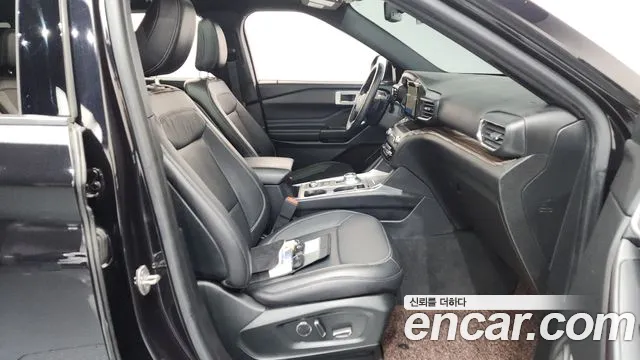 Ford Explorer 2020 — фото 11