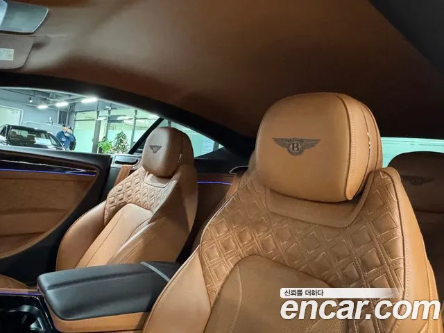 Bentley Continental 2021 — фото 14