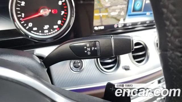 Mercedes-Benz E-Class 2020 — фото 9