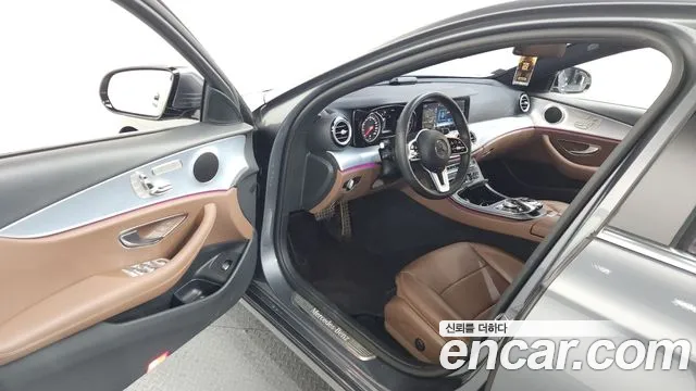 Mercedes-Benz E-Class 2020 — фото 10