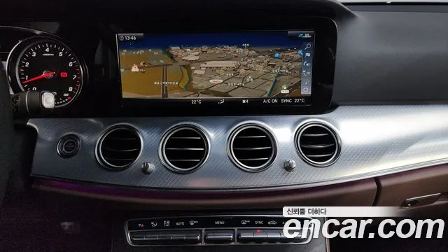Mercedes-Benz E-Class 2020 — фото 14