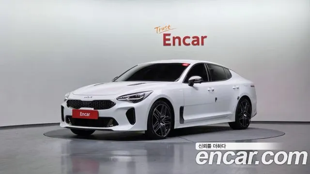 Kia Stinger 2022 — фото 1
