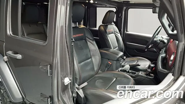 Jeep Wrangler 2021 — фото 12