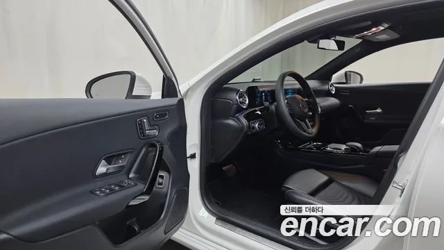 Mercedes-Benz A-Class 2020 — фото 10