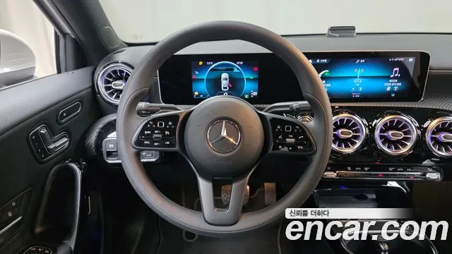 Mercedes-Benz A-Class 2020 — фото 13