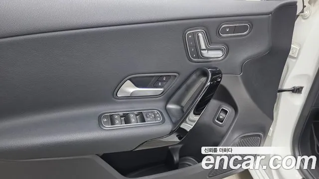 Mercedes-Benz A-Class 2020 — фото 19