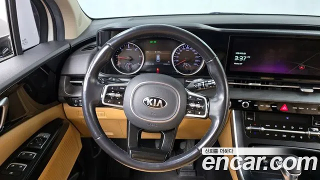 Kia Canival 2021 — фото 13