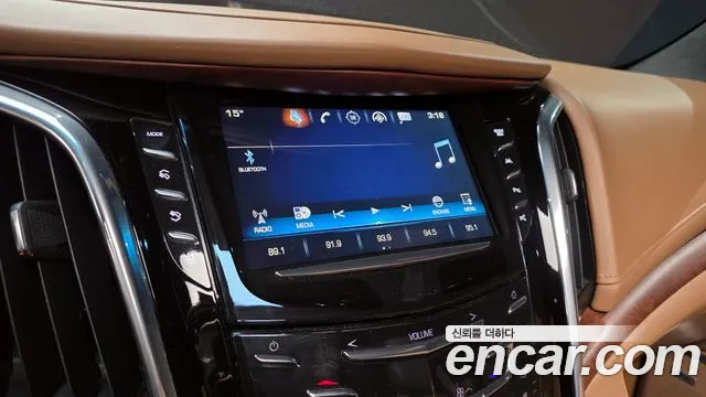 Cadillac Escalade 2017 — фото 16