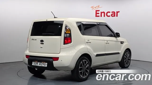 Kia Soul 2011 — фото 2