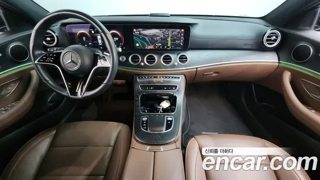 Mercedes-Benz E-Class 2023 — фото 7