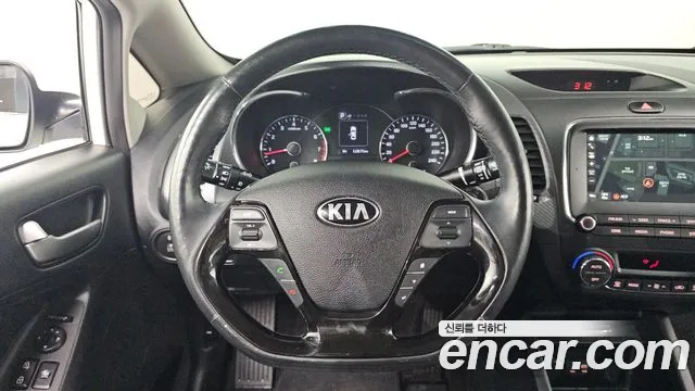 Kia K3 2017 — фото 13