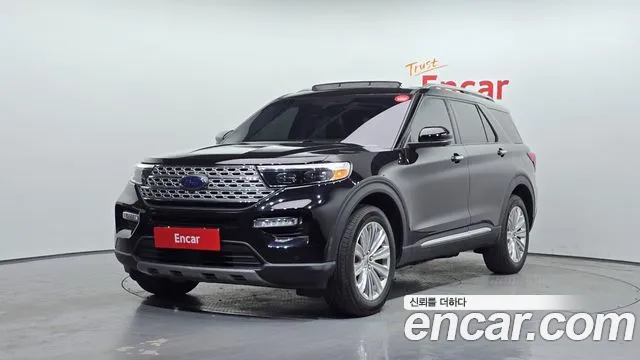 Ford Explorer 2023 — фото 1