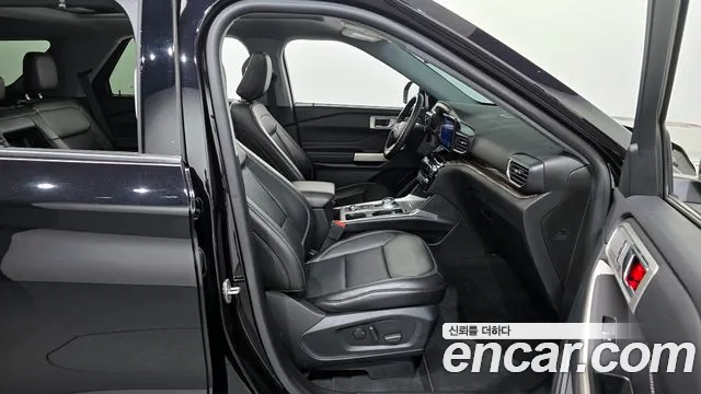 Ford Explorer 2023 — фото 11