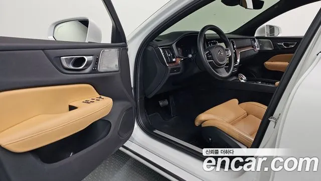 Volvo S60 2025 — фото 11