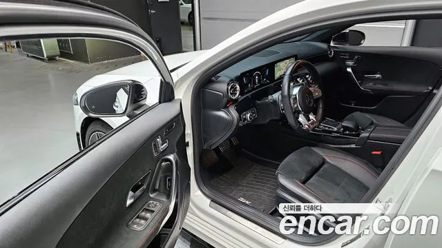 Mercedes-Benz A-Class 2023 — фото 10