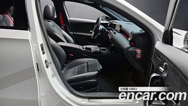 Mercedes-Benz A-Class 2023 — фото 11