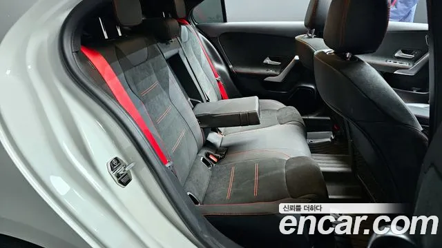 Mercedes-Benz A-Class 2023 — фото 12