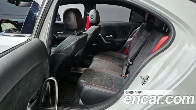 Mercedes-Benz A-Class 2023 — фото 13
