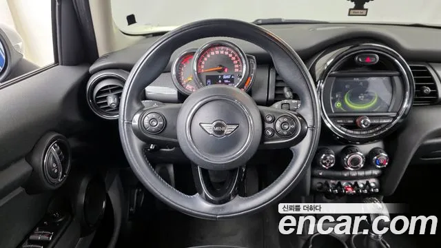 Mini Cooper 2018 — фото 13