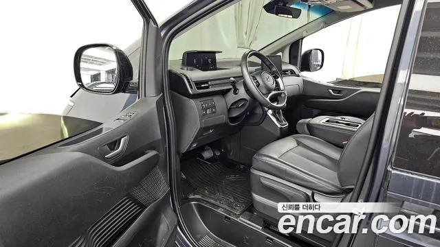 Hyundai Staria 2023 — фото 10