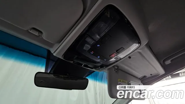 Hyundai Staria 2023 — фото 17